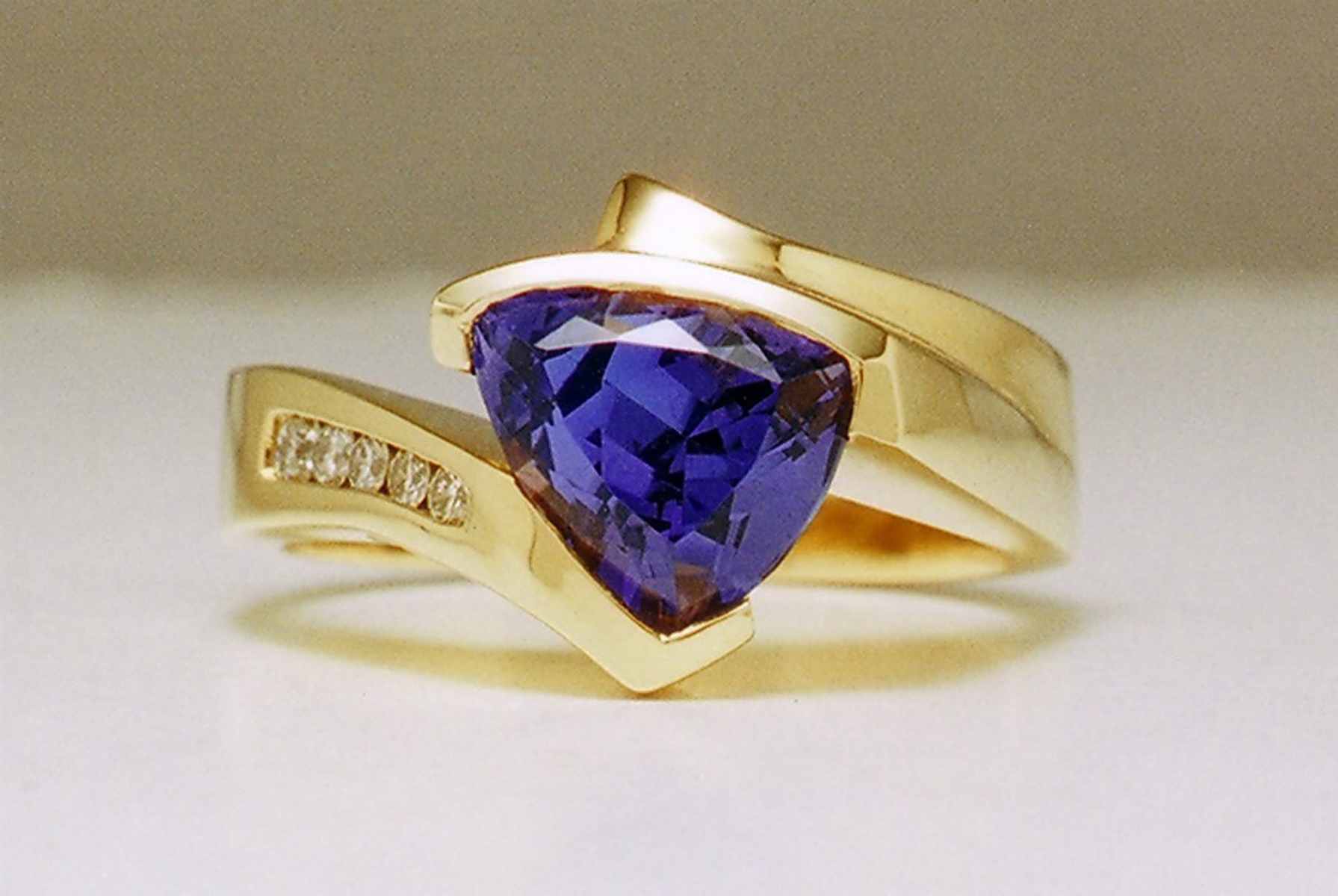 tanzanite ring gold