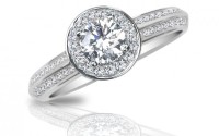 round engagement ring