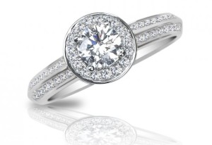 round engagement ring